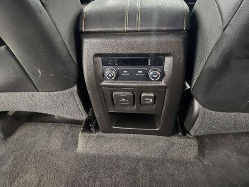 Used 2019 Chevrolet Traverse RS AWD/4WD image 38