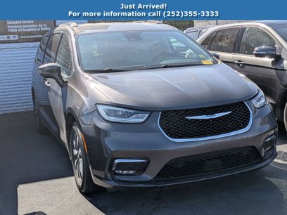 Used 2021 Chrysler Pacifica Touring-L