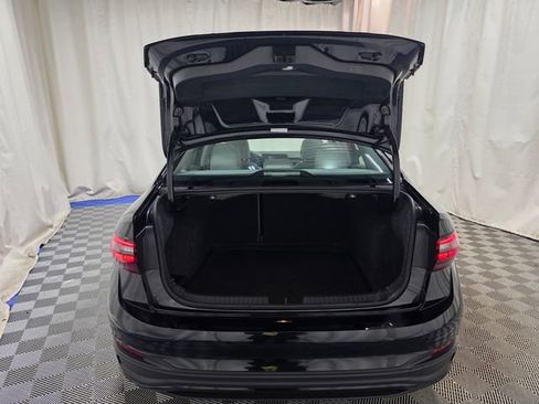 Certified 2025 Volkswagen Jetta SE image 33