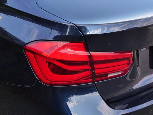 Used 2017 BMW 330i xDrive Sedan w/ Premium Package AWD/4WD image 37