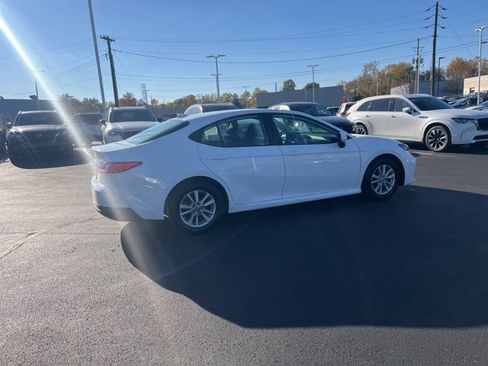 Used 2025 Toyota Camry LE image 7