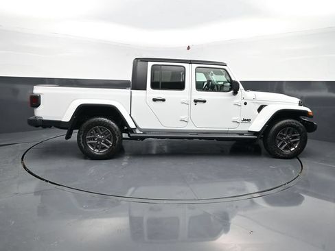 New 2026 Jeep Gladiator Sport AWD/4WD image 11