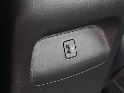 Used 2023 Nissan Sentra SR w/ Electronics Package FWD image 17