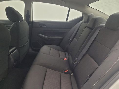 Used 2025 Nissan Altima 2.5 SV FWD image 18