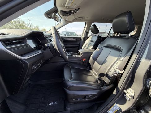 Used 2023 Jeep Grand Cherokee L Limited image 10