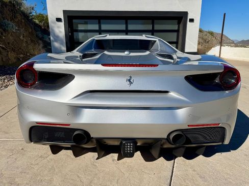 Used 2019 Ferrari 488 Spider image 10
