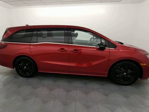 Used 2023 Honda Odyssey Sport image 9