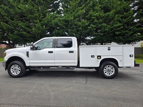 Used 2019 Ford F350 XLT w/ Snow Plow Prep Package AWD/4WD image 3