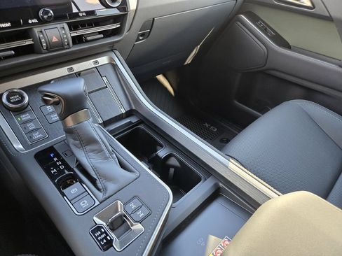 Used 2026 Lexus GX 550 AWD/4WD image 21