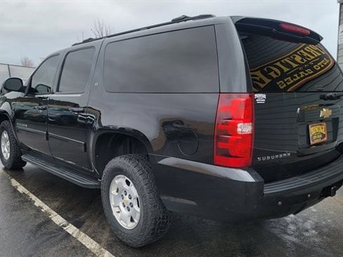 Used 2011 Chevrolet Suburban LT image 7