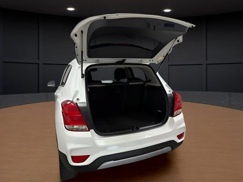 Used 2021 Chevrolet Trax LT FWD image 7