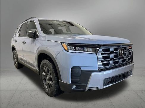 New 2026 Honda Pilot TrailSport image 9
