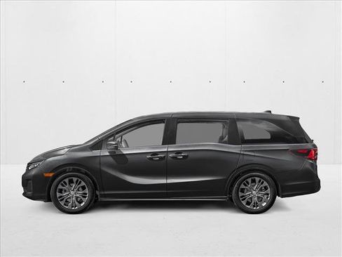 New 2026 Honda Odyssey Touring image 3