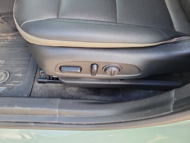 Used 2025 Chevrolet Trax ACTIV FWD image 23