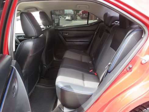Used 2017 Toyota Corolla SE FWD image 19