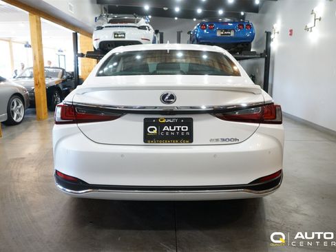 Used 2022 Lexus ES 300h FWD image 5