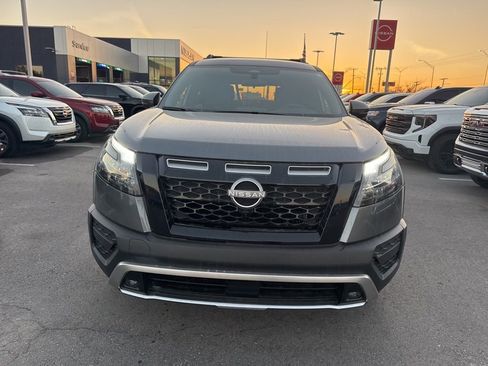 Used 2025 Nissan Pathfinder Rock Creek image 2