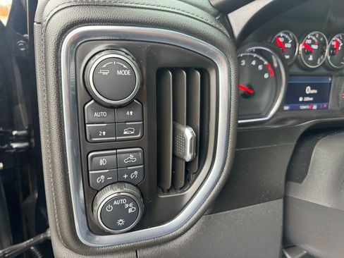 Used 2021 Chevrolet Silverado 1500 RST image 17