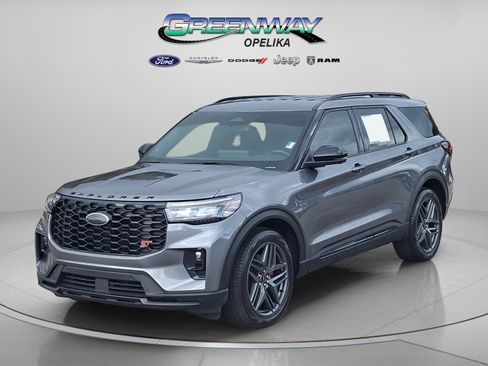 Used 2025 Ford Explorer ST AWD/4WD image 3