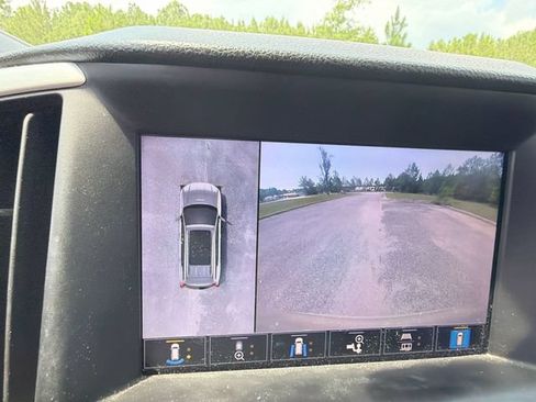 Used 2023 GMC Terrain SLT w/ Tech Package FWD image 20