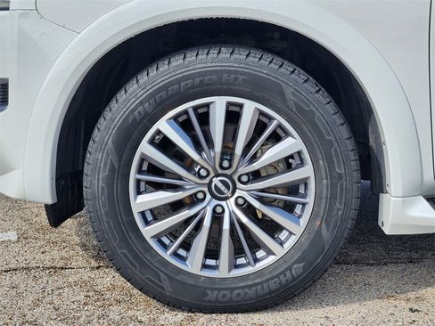 Used 2021 Nissan Armada SV w/ SV Appearance Package image 7