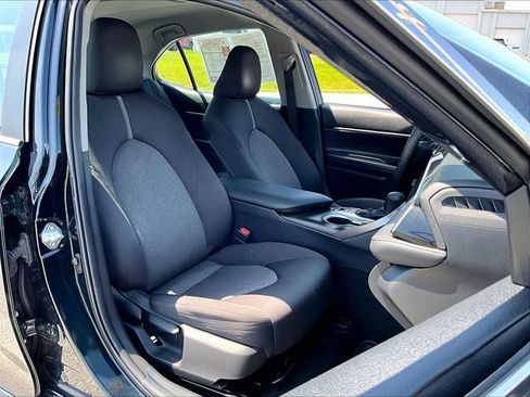 Used 2021 Toyota Camry LE FWD image 11