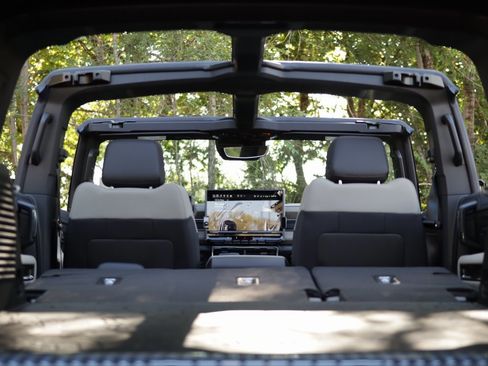 New 2026 GMC Hummer EV SUV image 39