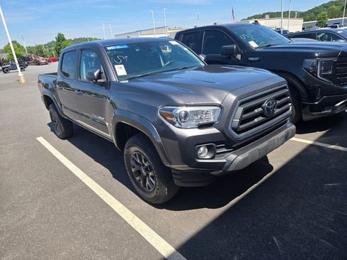 Used 2023 Toyota Tacoma SR5 RWD image 3