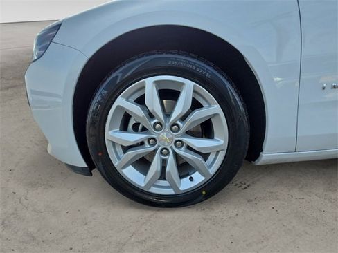 Used 2018 Chevrolet Impala LT image 14