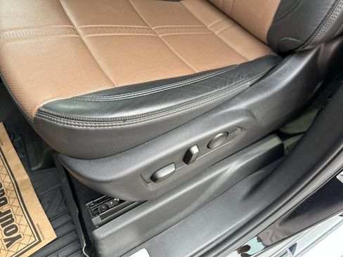 Used 2024 Chevrolet Silverado 1500 High Country w/ Technology Package AWD/4WD image 24