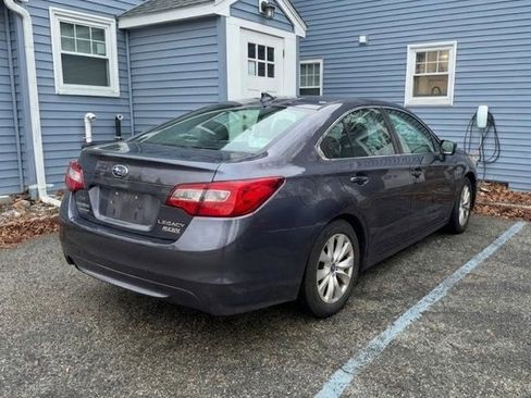 Used 2017 Subaru Legacy 2.5i Premium image 2