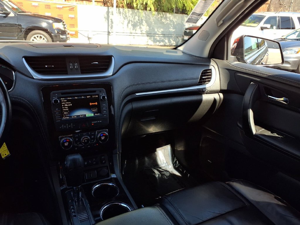 Used 2016 Chevrolet Traverse LT FWD image 25