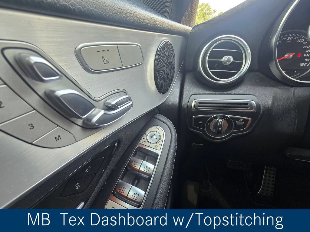 Used 2019 Mercedes-Benz GLC 300 4MATIC image 19