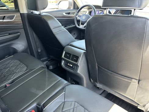 Used 2024 Volkswagen Atlas SEL Premium R-Line AWD/4WD image 12