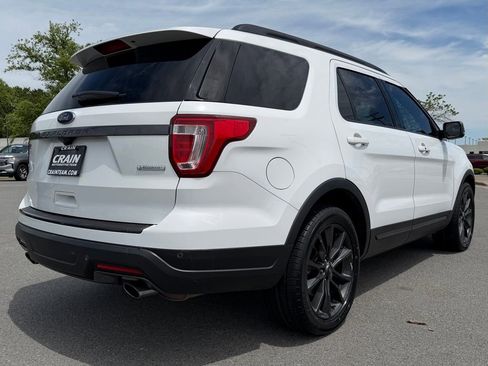 Used 2018 Ford Explorer XLT w/ Equipment Group 202A FWD image 6