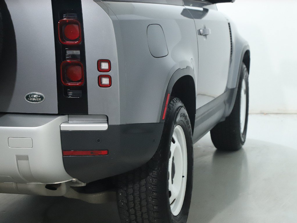 Used 2022 Land Rover Defender 90 S AWD/4WD image 46