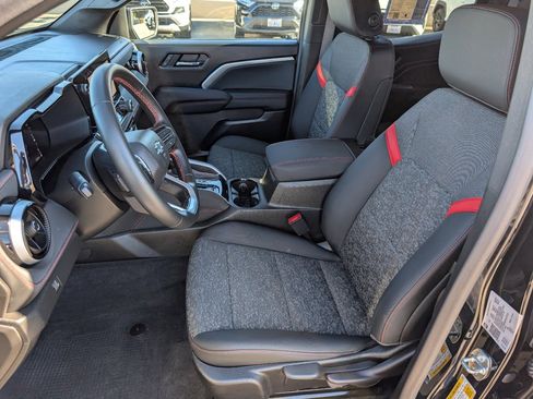 Used 2023 Chevrolet Colorado Z71 w/ Advanced Trailering Package image 2