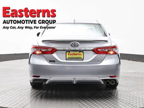 Used 2019 Toyota Camry SE FWD image 6
