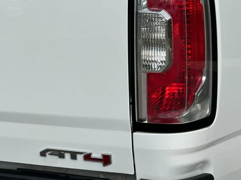 Used 2022 GMC Canyon AT4 w/ Driver Alert Package AWD/4WD image 26