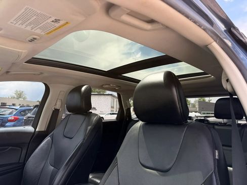 Used 2018 Ford Edge Titanium w/ Equipment Group 302A AWD/4WD image 13