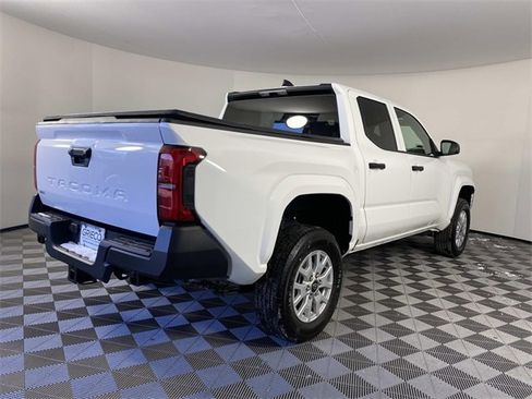 Used 2025 Toyota Tacoma SR image 9