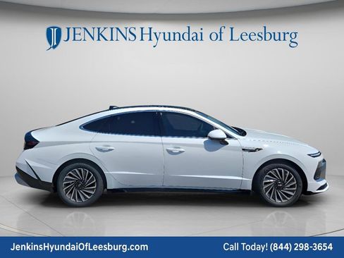 New 2026 Hyundai Sonata Limited FWD image 2