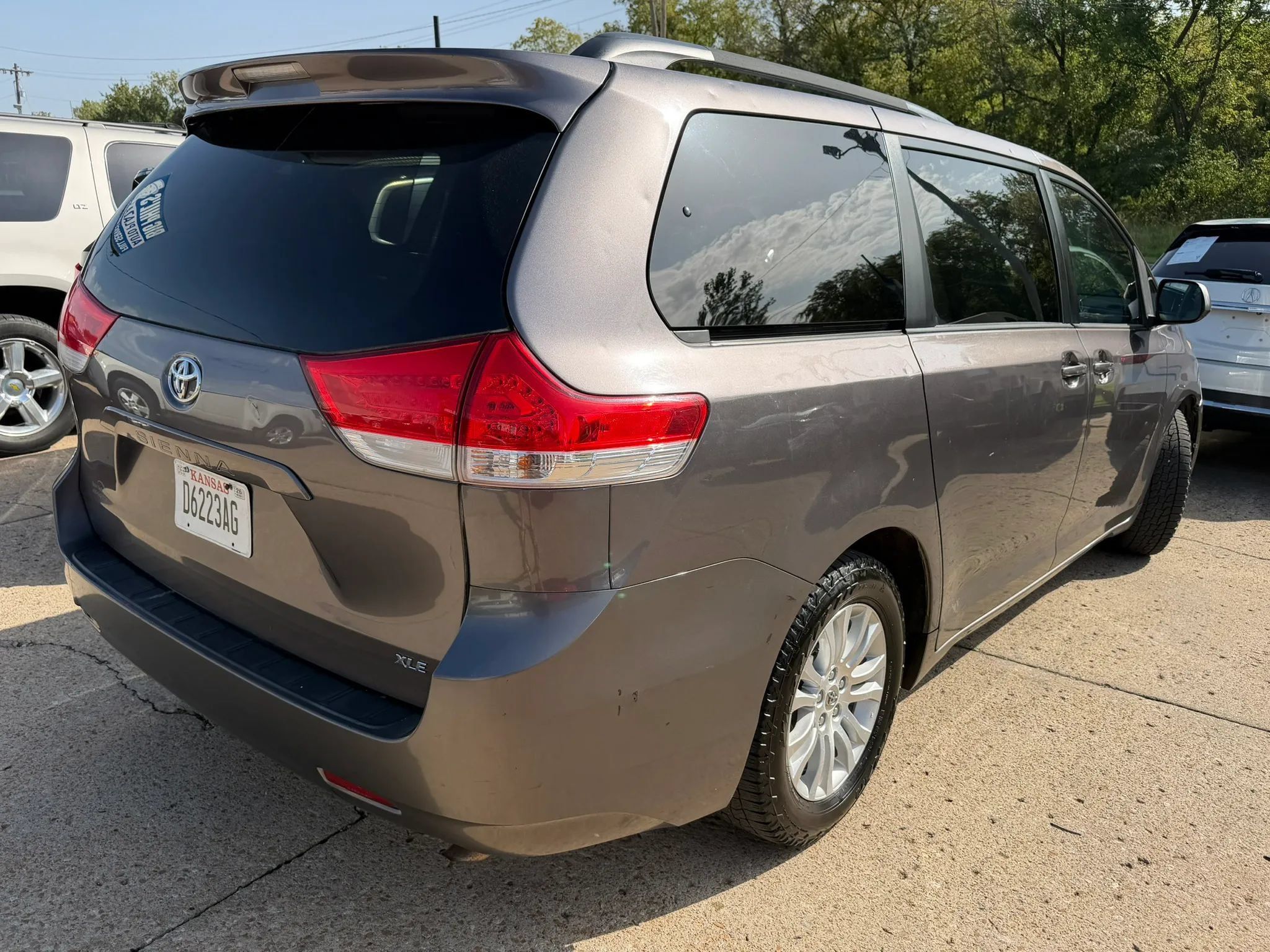 Used 2013 Toyota Sienna XLE FWD image 9
