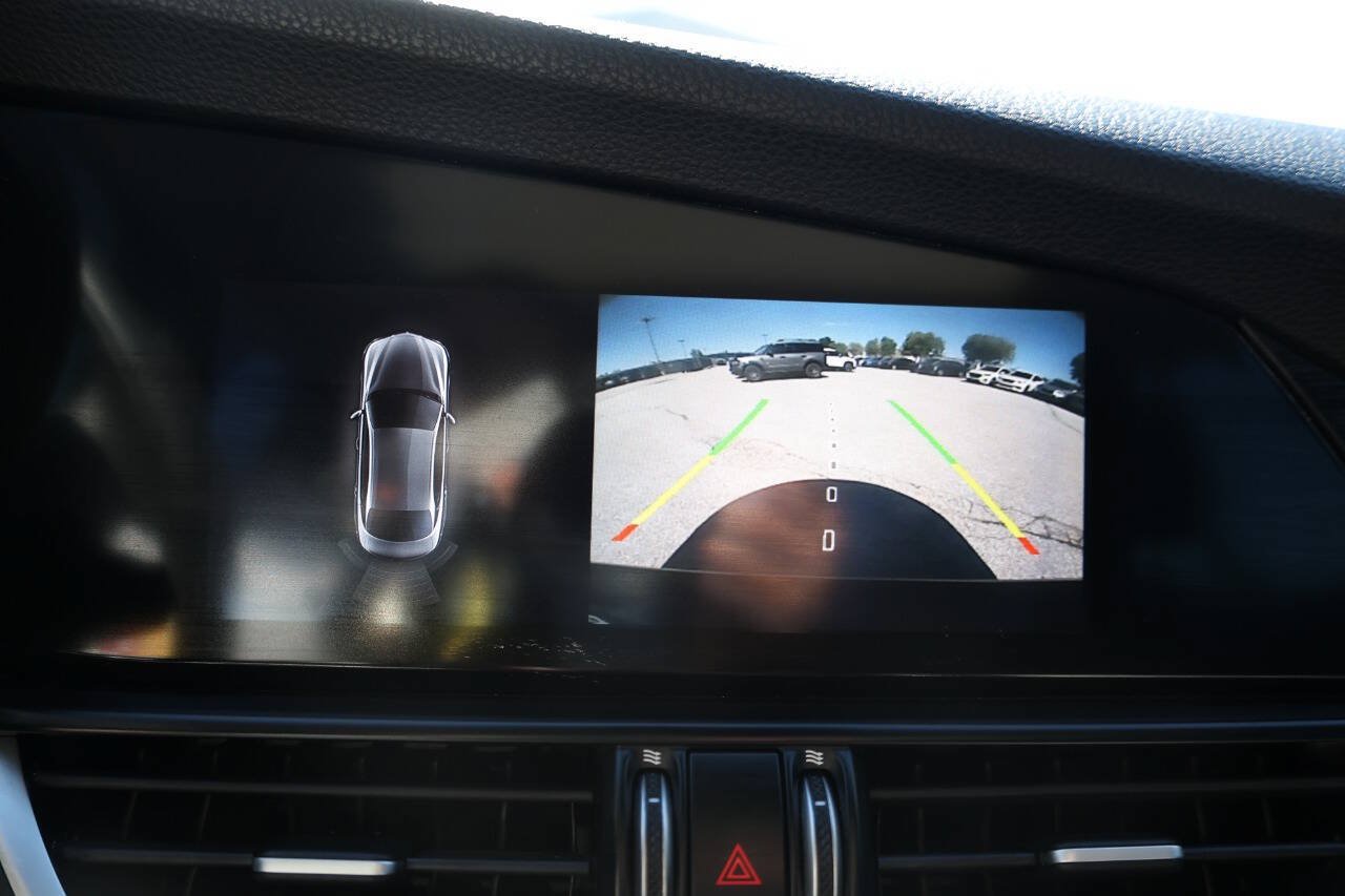 Used 2020 Alfa Romeo Giulia AWD w/ Cold Weather Package image 22