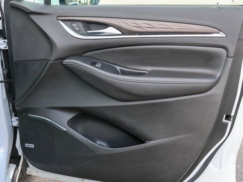 Used 2022 Buick Enclave Avenir w/ Avenir Technology Package image 18