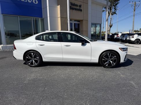 Certified 2025 Volvo S60 B5 Core image 2