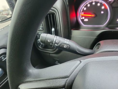 Used 2020 Chevrolet Silverado 1500 Custom w/ Custom Value Package image 15