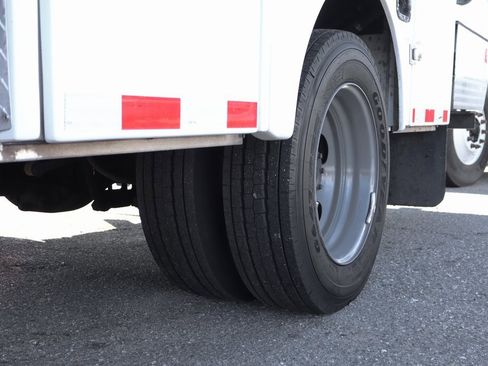 Used 2013 Ford F550 2WD Regular Cab Super Duty w/ Payload Upgrade Pkg image 47