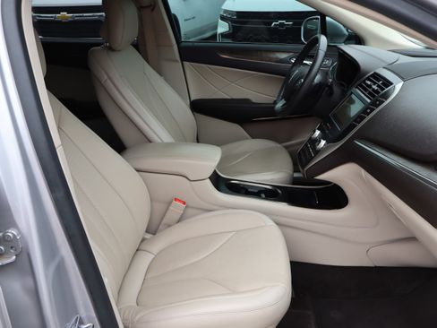 Used 2018 Lincoln MKC Reserve FWD image 36