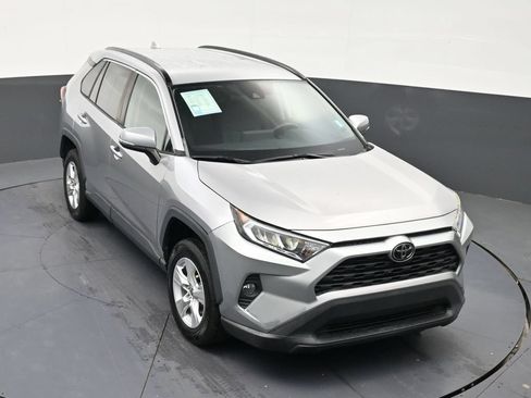 Used 2021 Toyota RAV4 XLE FWD image 18